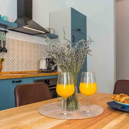 Borgo アパート *